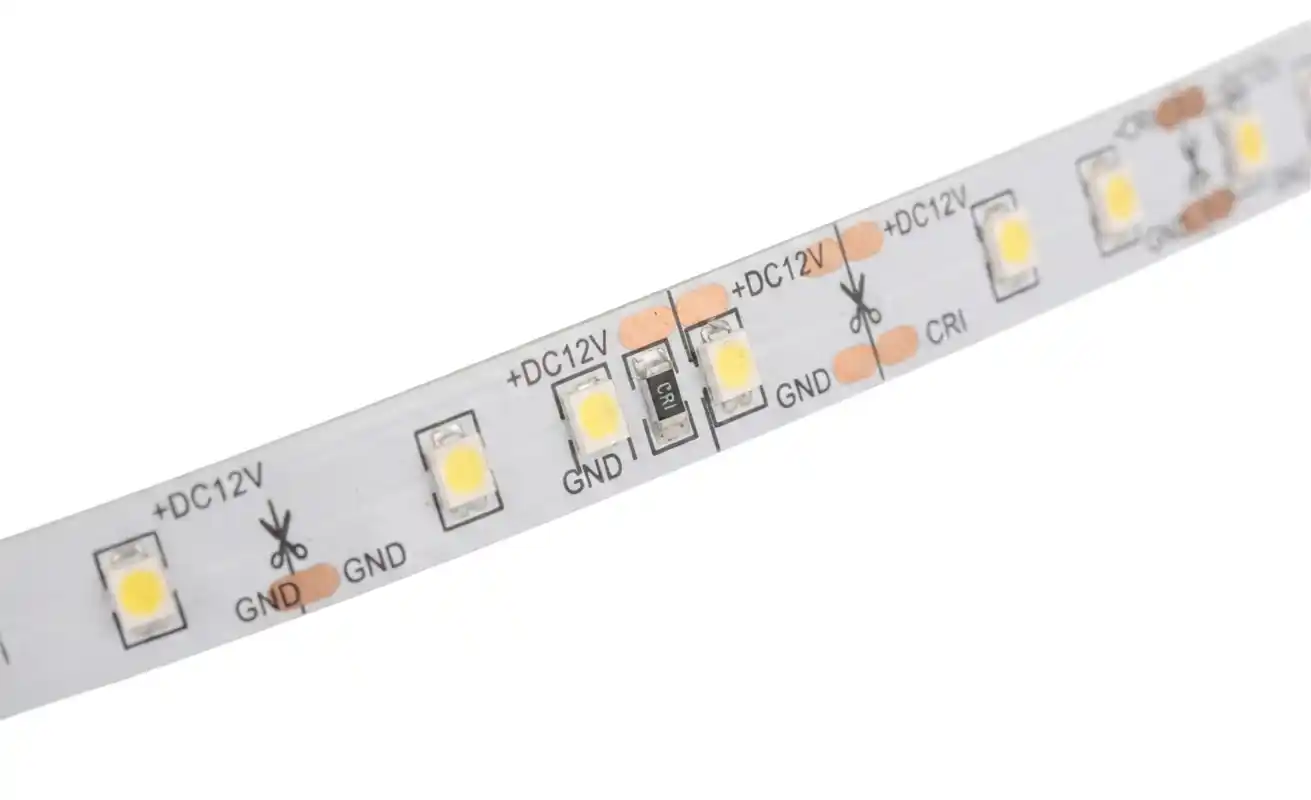 LED pásek 12V — detail PCB 10mm, 2835 SMD, 60 LED/m, dělitelnost každých 5cm, CRI Ra=92